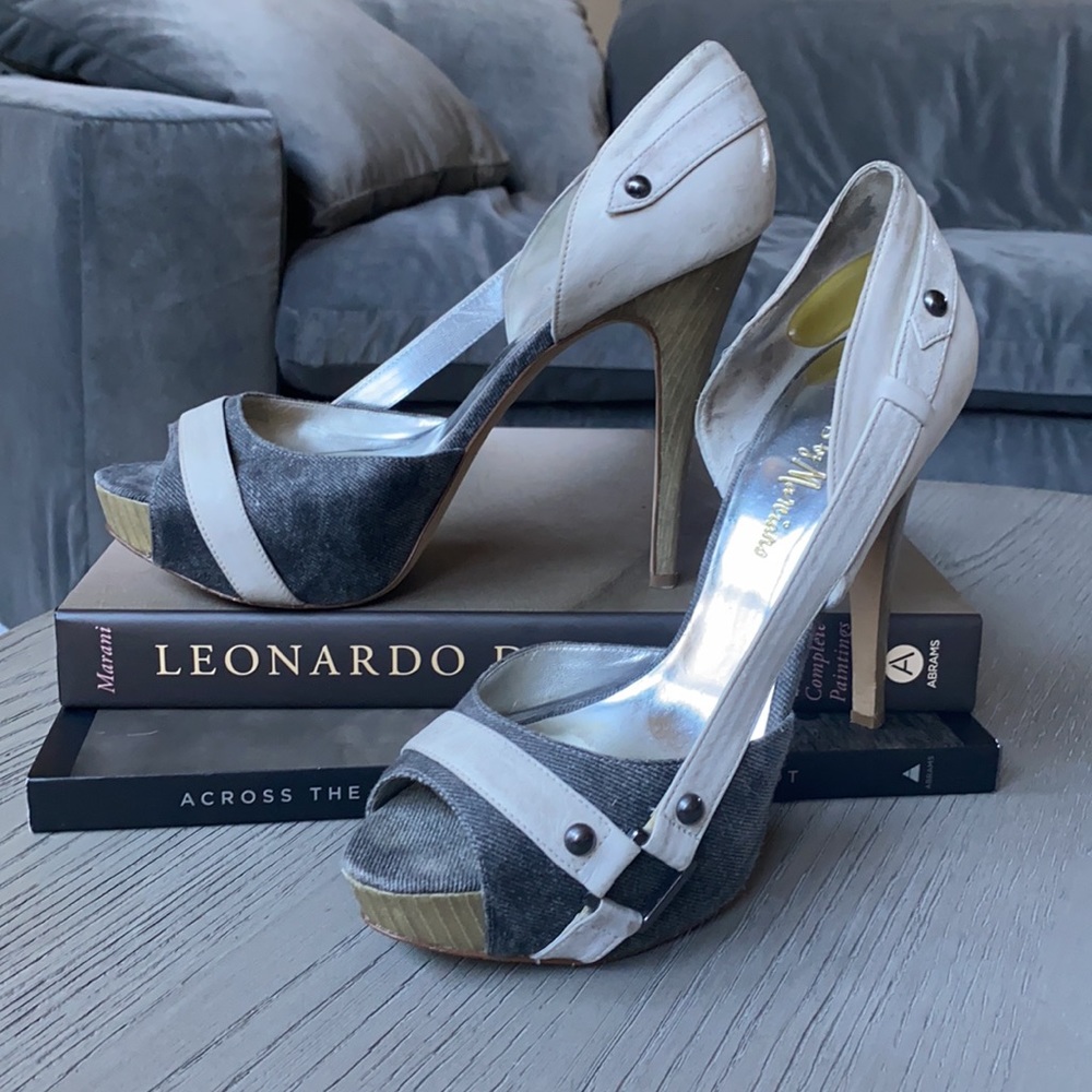 2 piece high heel pump in multi-gray color